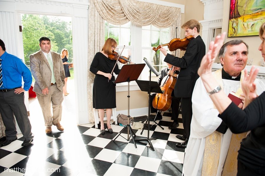 Atlanta Wedding Photographer Matthew Druin Orchestra playing at Naylor Hall in Roswell for wedding guests matthewdruin.com