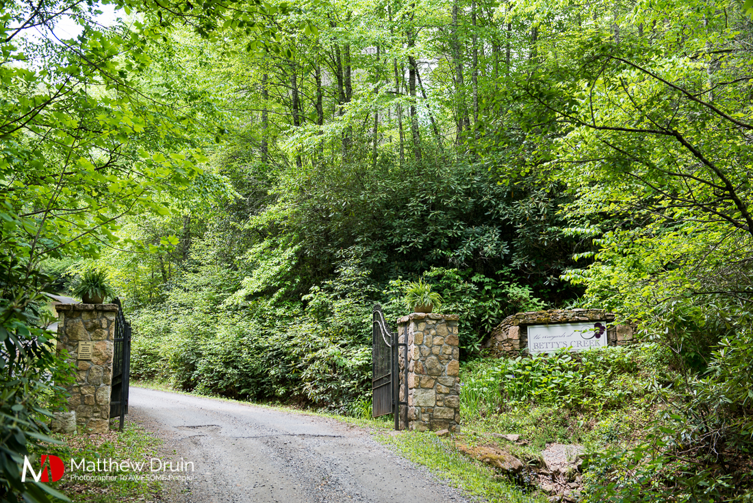 A rustic destination North Carolina wedding at The Cellars at Betty Creek from Atlanta wedding photographers Matthew Druin + Co.